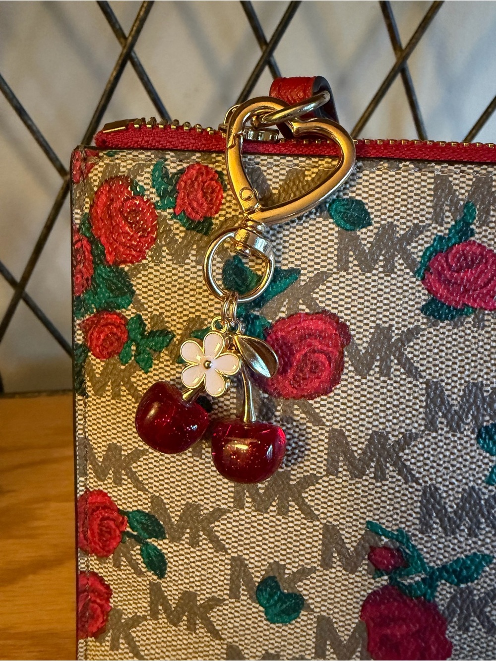 Michael Kors Jet Set Wristlet Euc - Picture 3 of 7